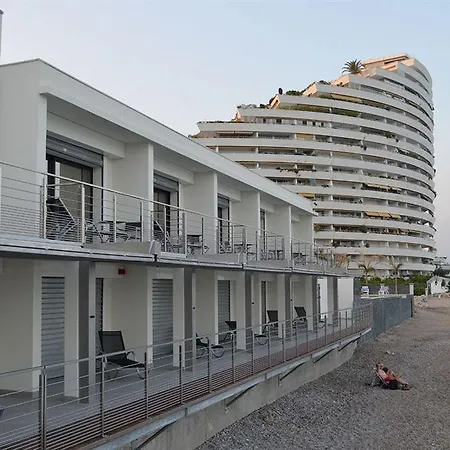 Otel Azur
