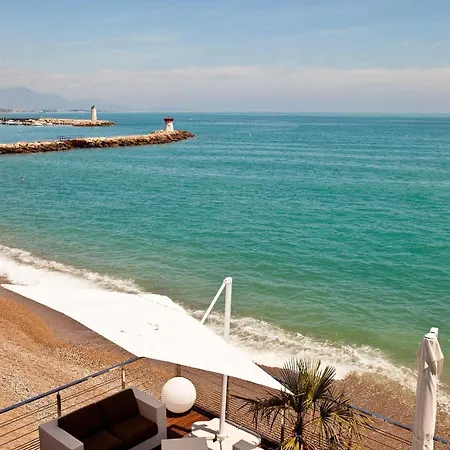 Azur Otel 4*