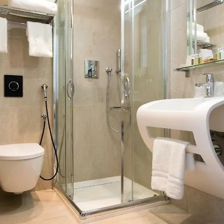 Otel Azur Villeneuve-Loubet