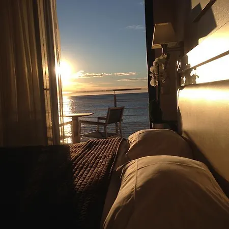 Azur Hotel