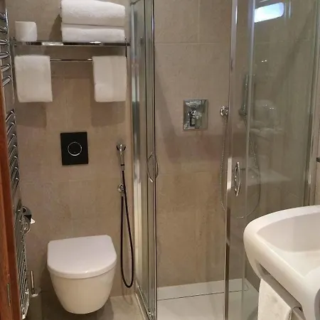 Azur Hotel 4*